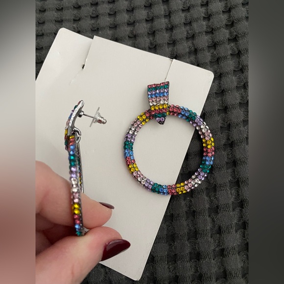 Rainbow Costume Earrings NEVER WORN - Picture 4 of 4